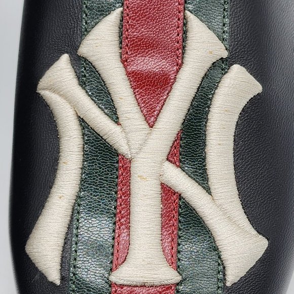 Gucci x NY Yankees Leather Loafers - Picture 6 of 10